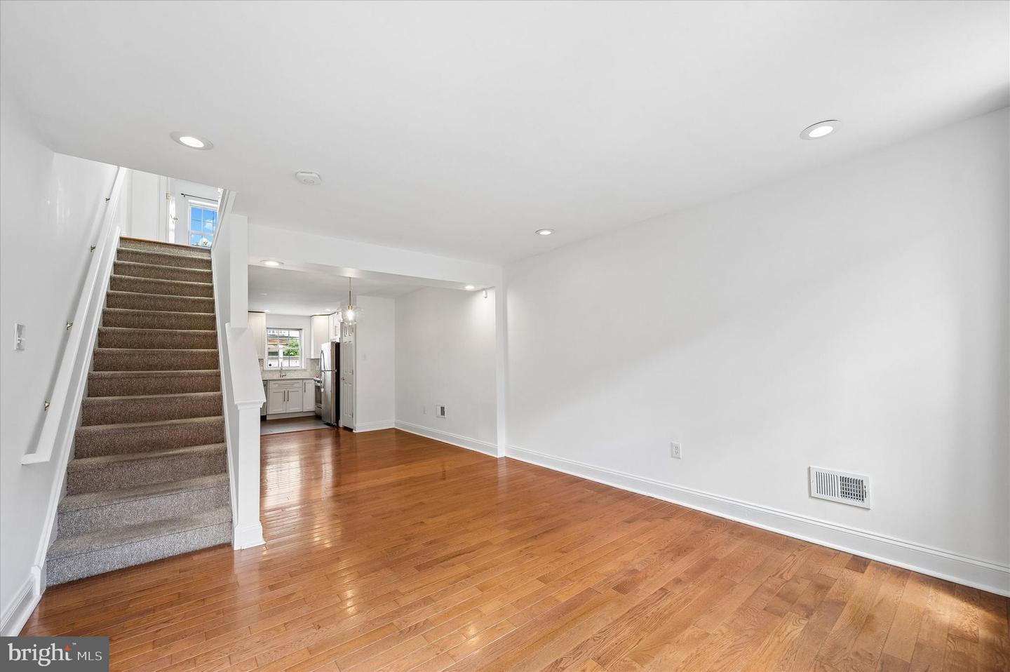 2211 Kimball St Property Photo 14
