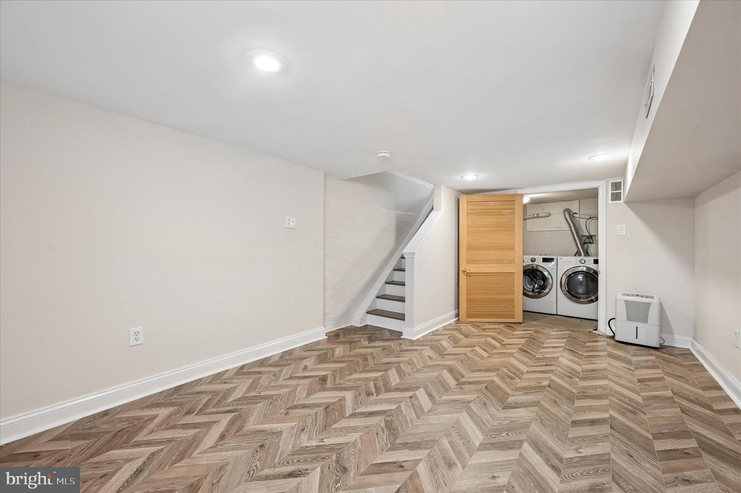 2211 Kimball St Property Photo 30