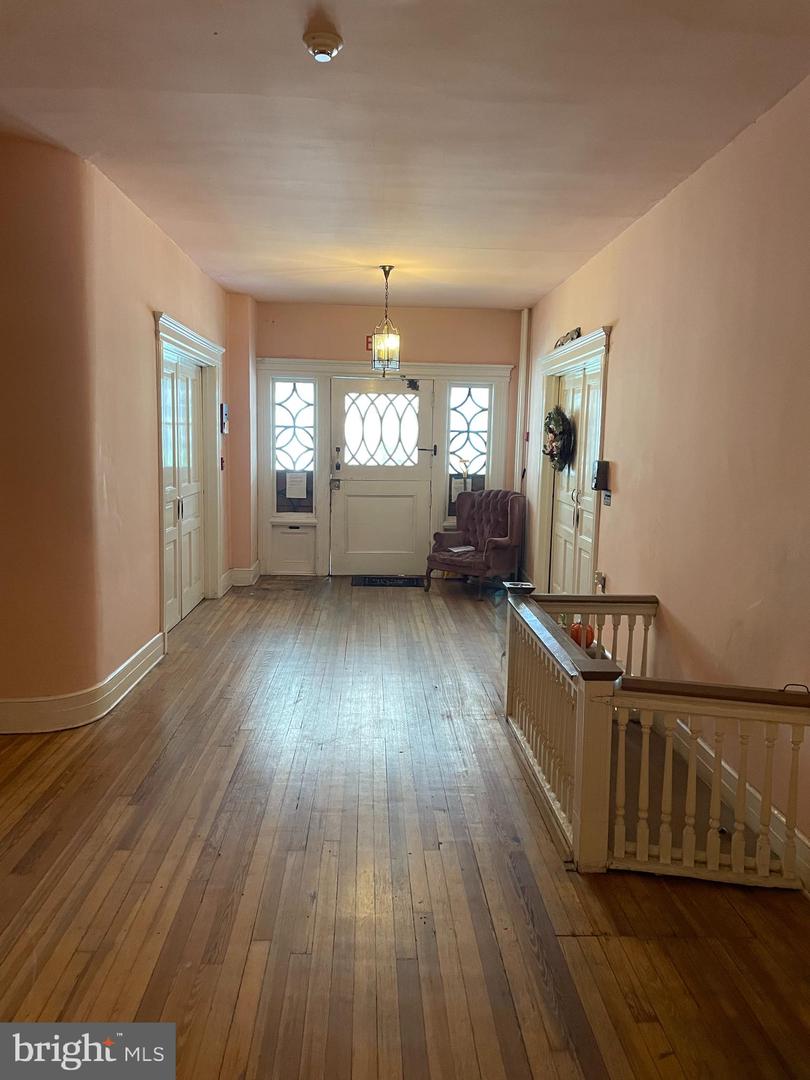 105 W Tulpehocken Property Photo 3