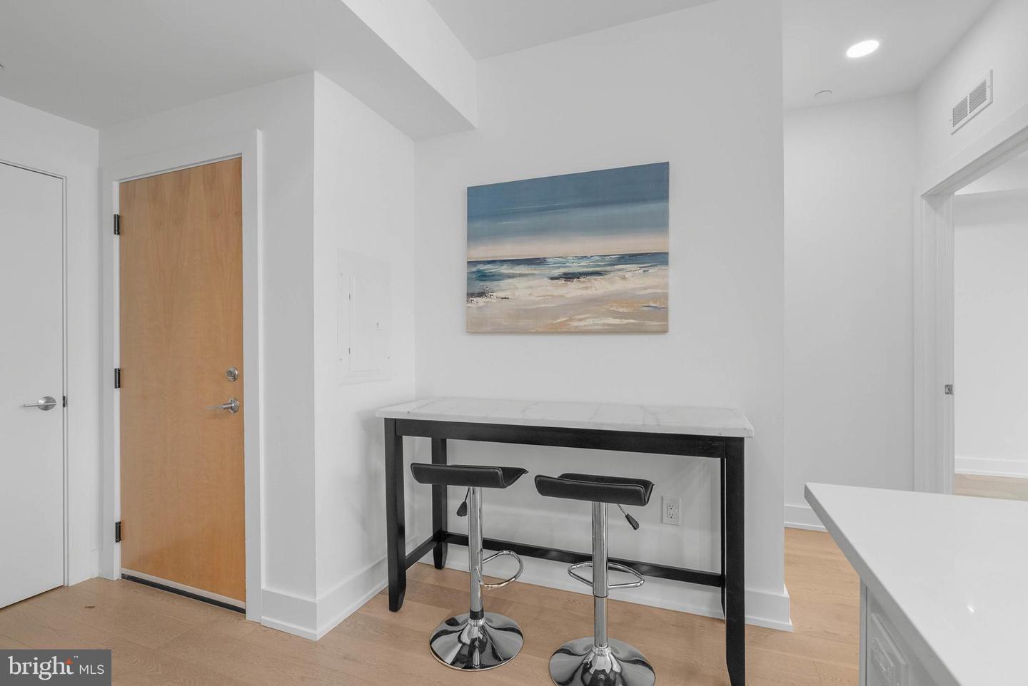 950 N 2nd St #unit 2b Property Photo 5