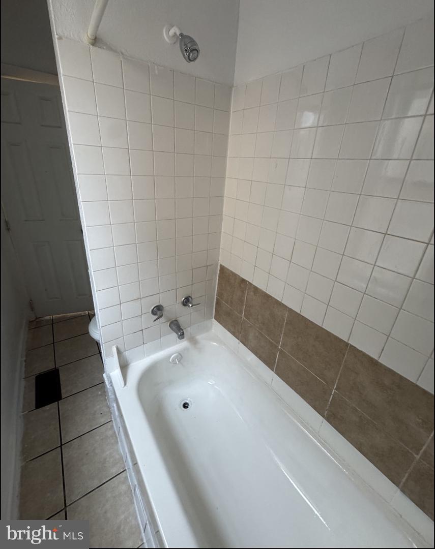 269 E Sharpnack St Property Photo 5