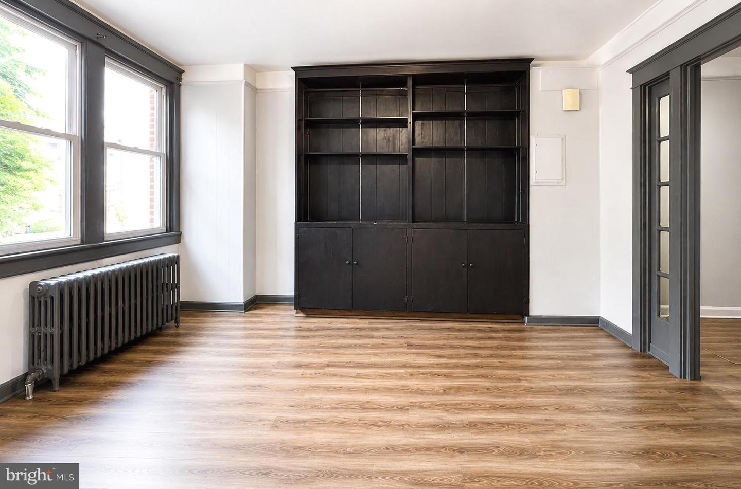 6830 Torresdale Ave Property Photo 3