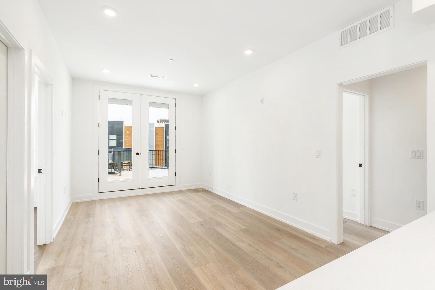 2002 Frankford Ave #201 Property Photo 11