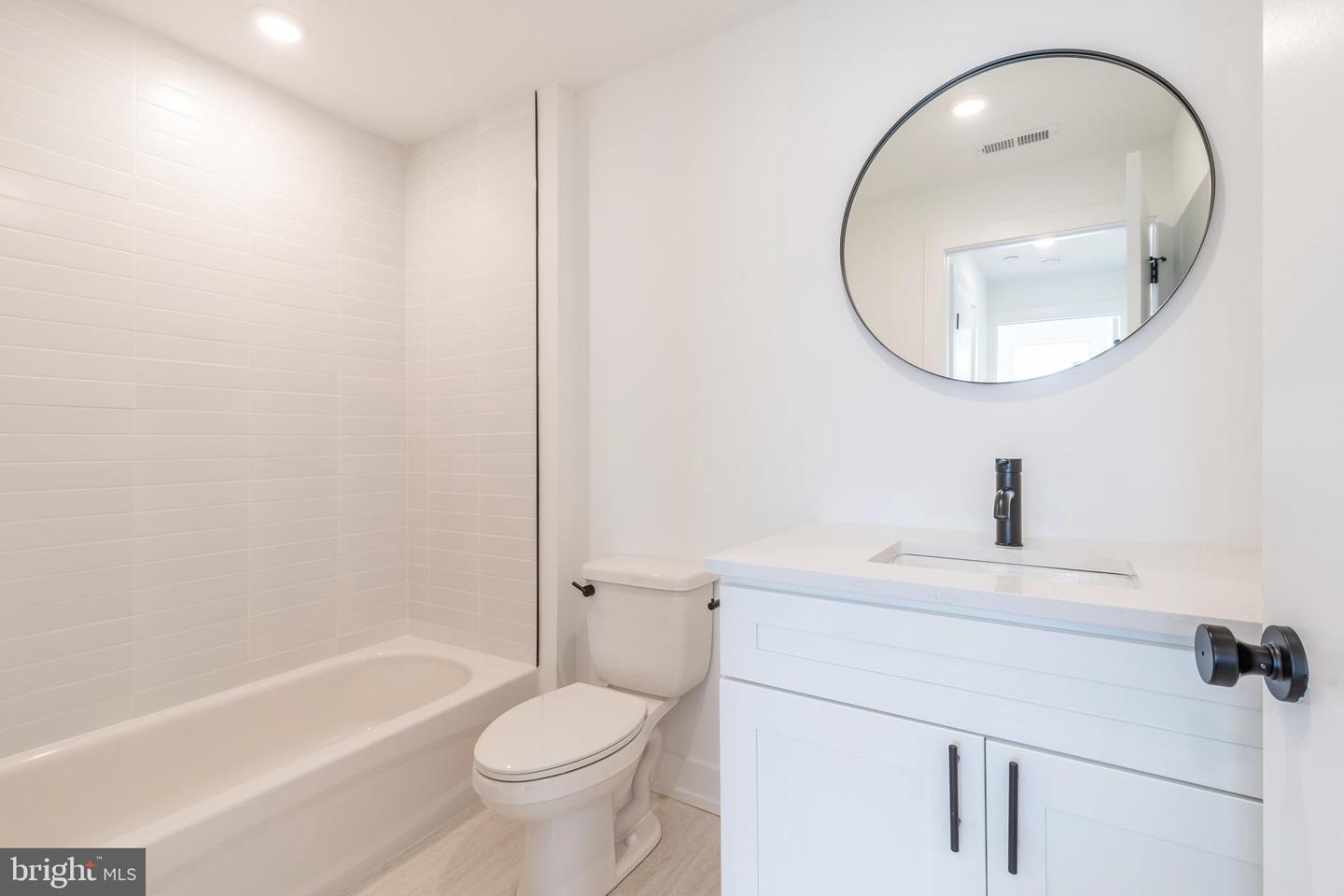 2002 Frankford Ave #201 Property Photo 14