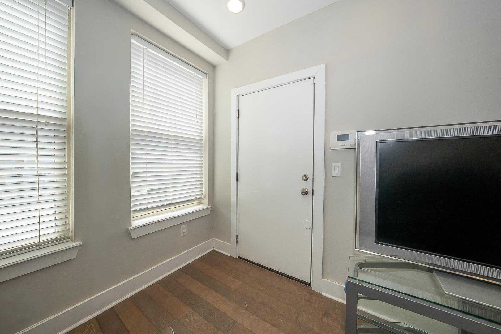 2512 Frankford Ave #1a Property Photo 4