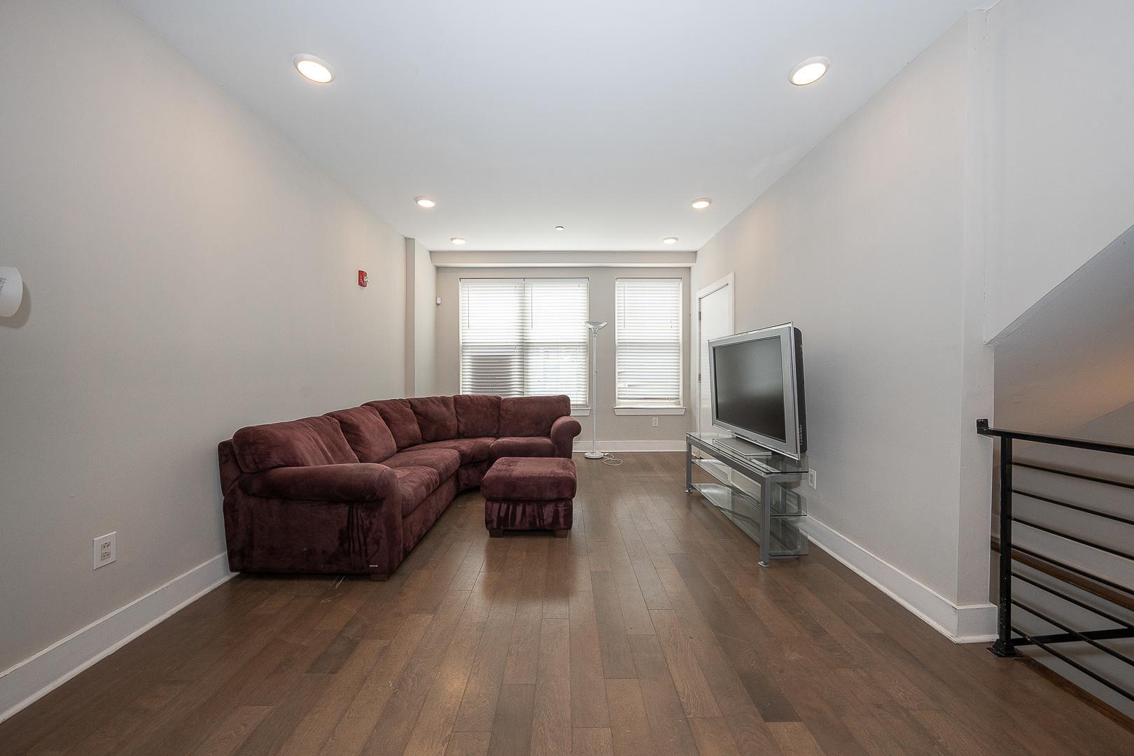 2512 Frankford Ave #1a Property Photo 6