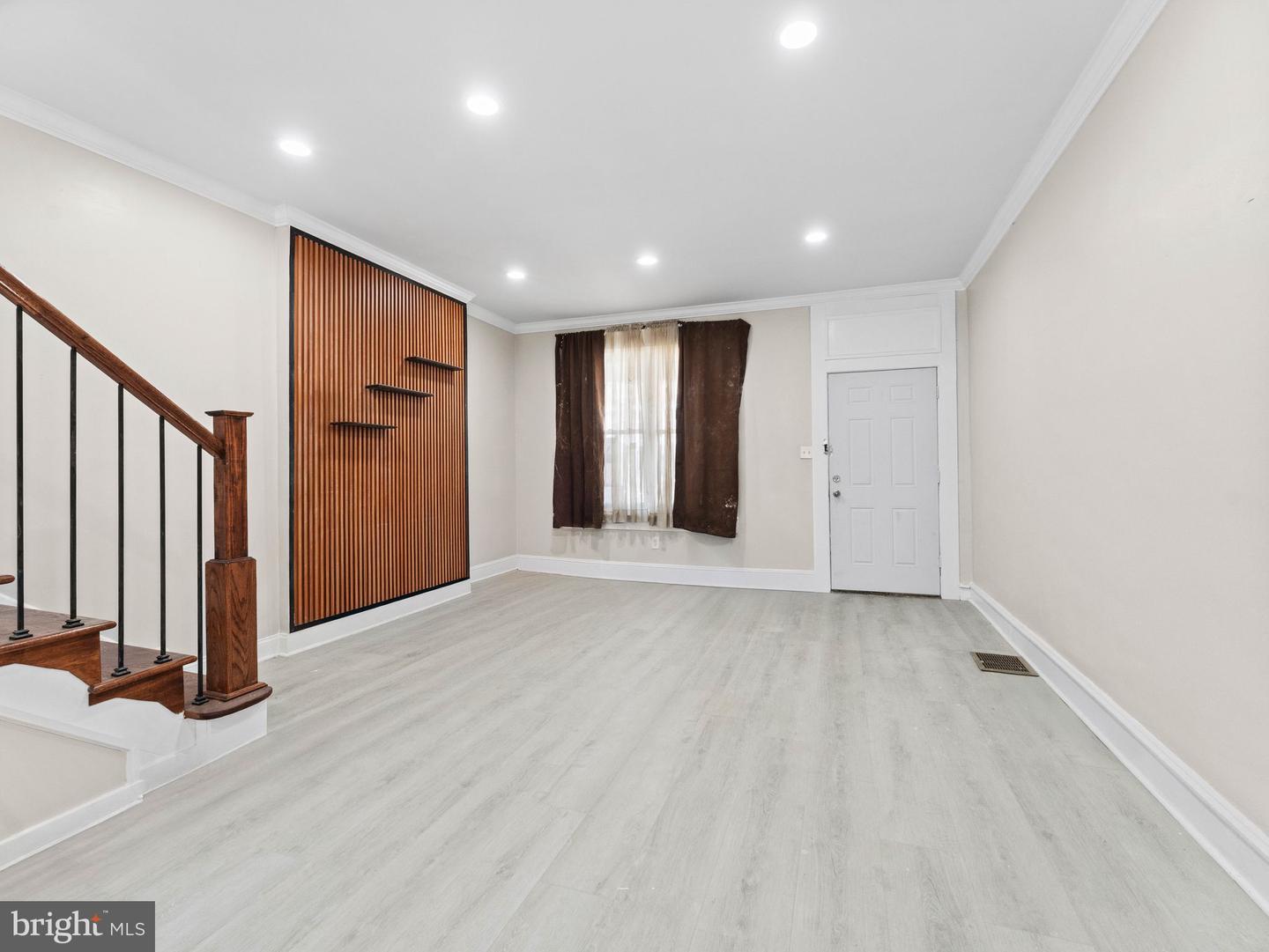6046 Greenway Ave Property Photo 7