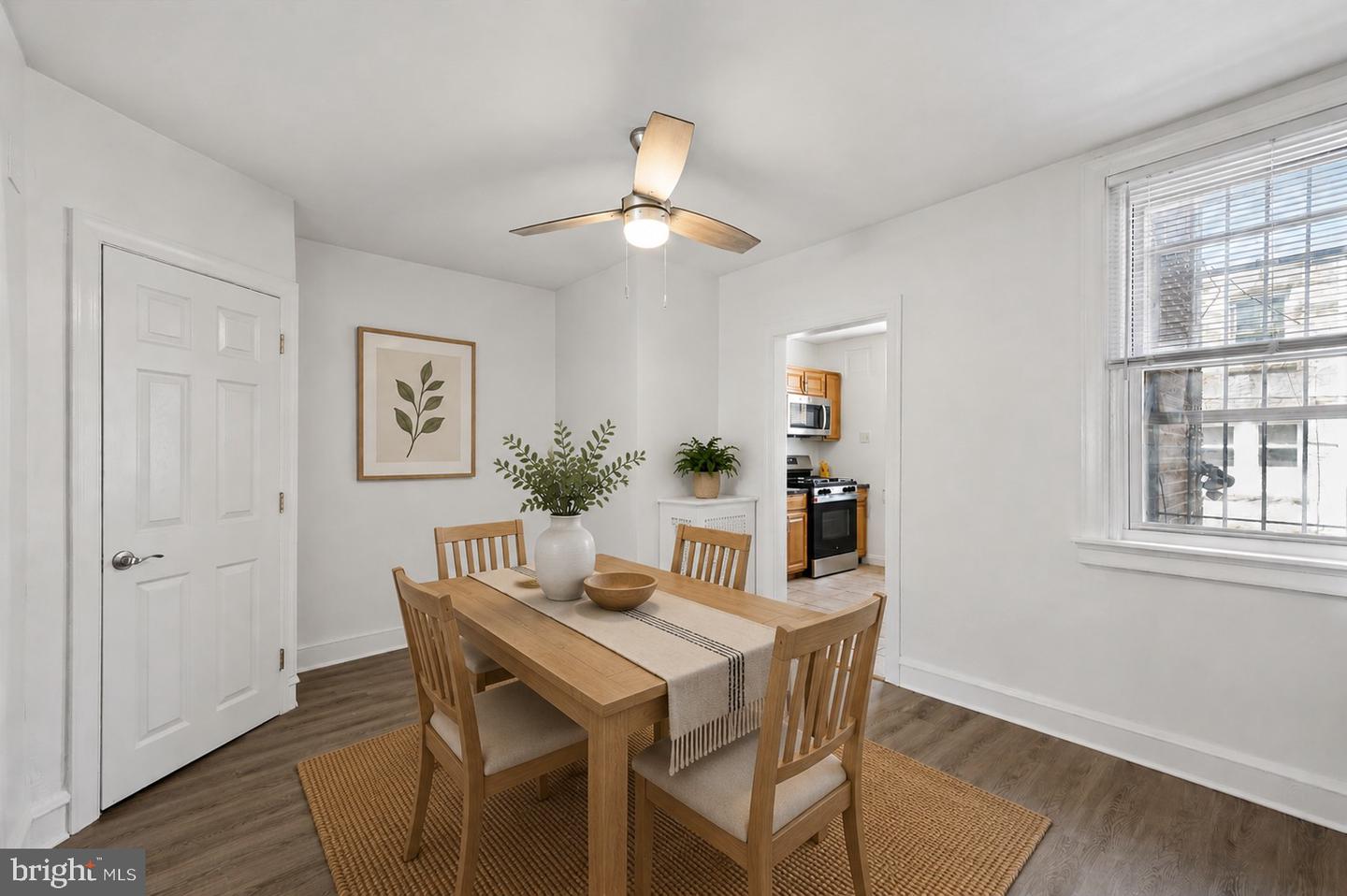 3213 W Hilton Property Photo 5