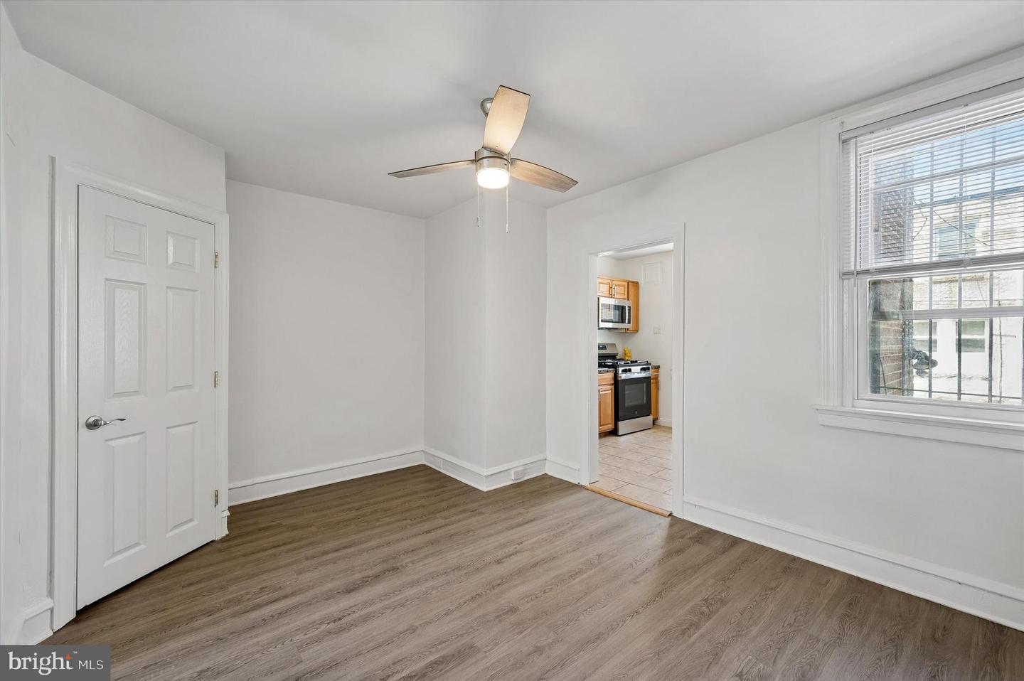 3213 W Hilton Property Photo 6