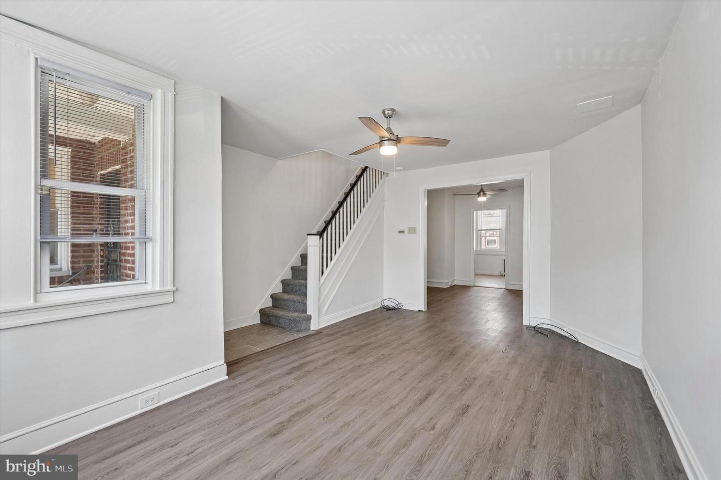 3213 W Hilton Property Photo 7