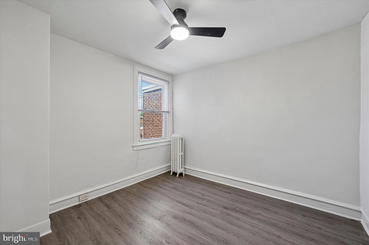 3213 W Hilton Property Photo 14