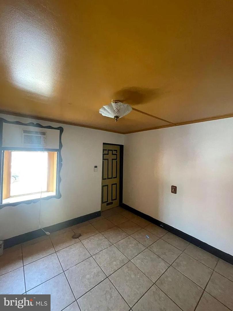 3423 Kip St Property Photo 5
