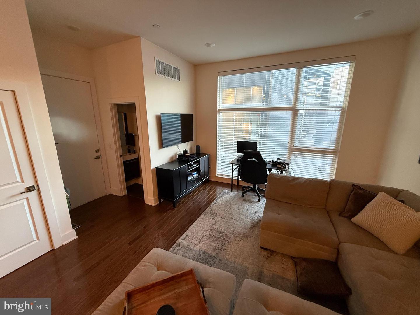 1115 GERMANTOWN AVE #1C Property Photo 1