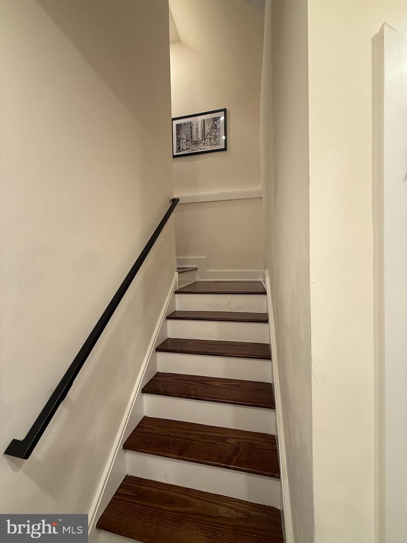 1115 Germantown Ave #1c Property Photo 3