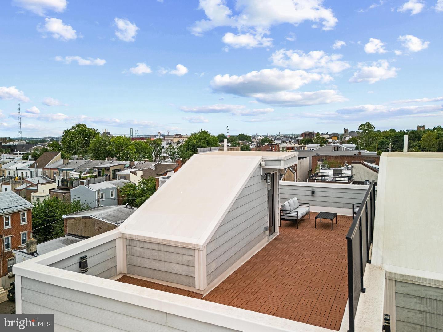 246 Montrose St Property Photo 23