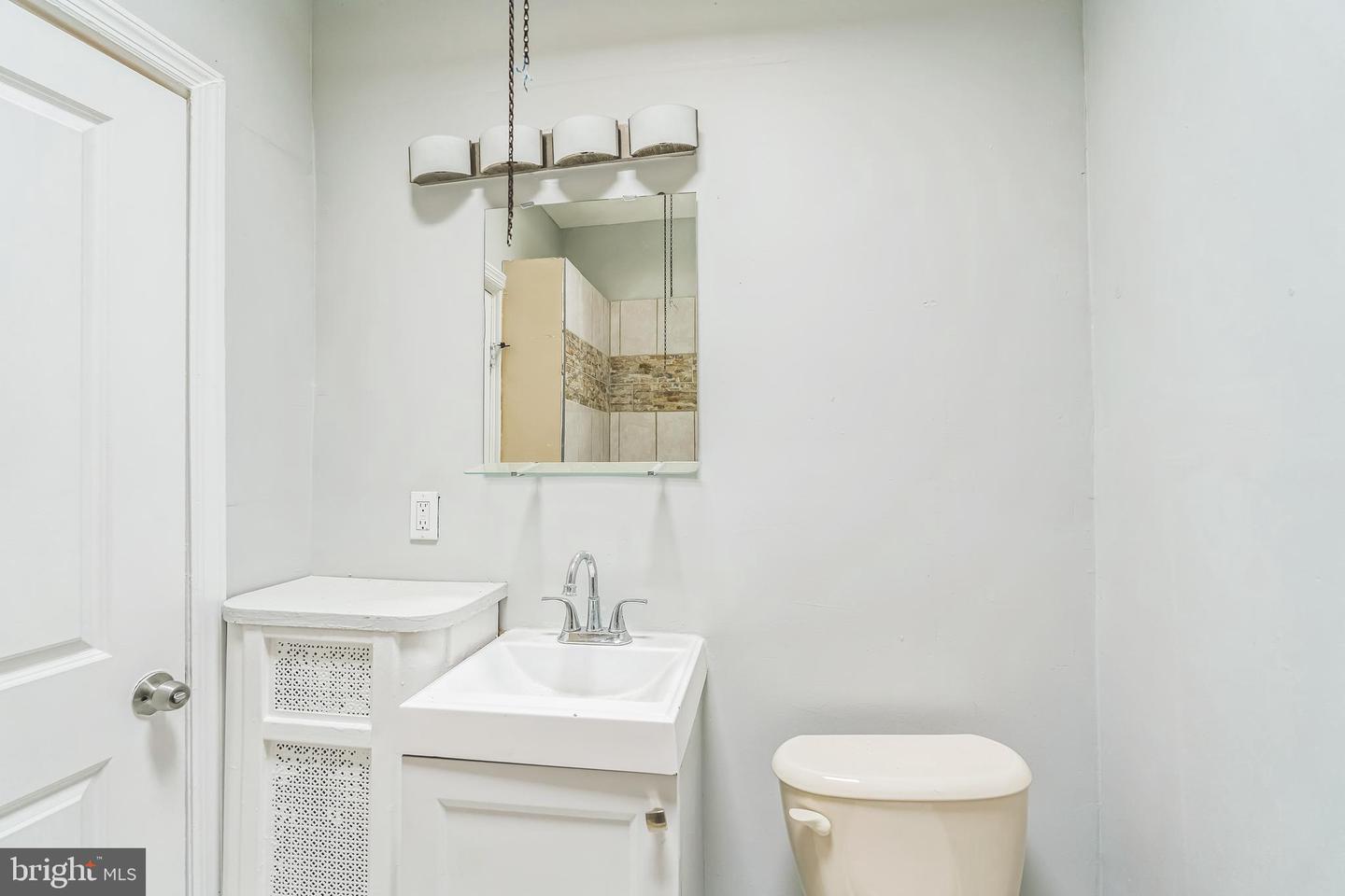 1406 S Patton St Property Photo 9