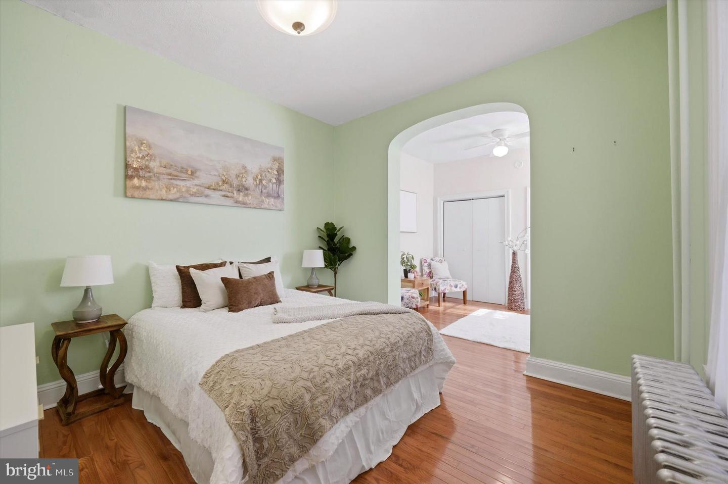 1127 Green St Property Photo 11