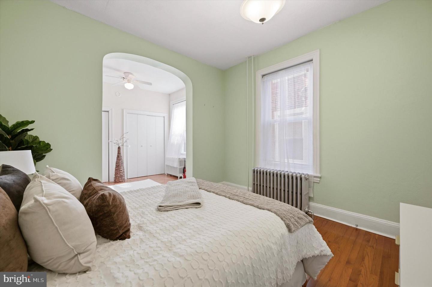 1127 Green St Property Photo 12