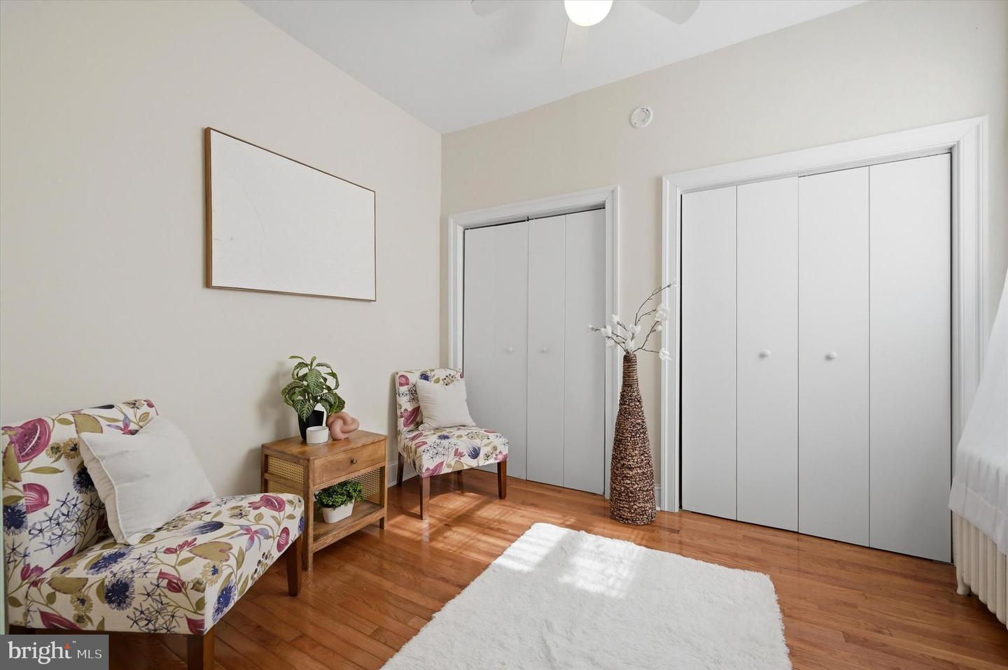 1127 Green St Property Photo 13