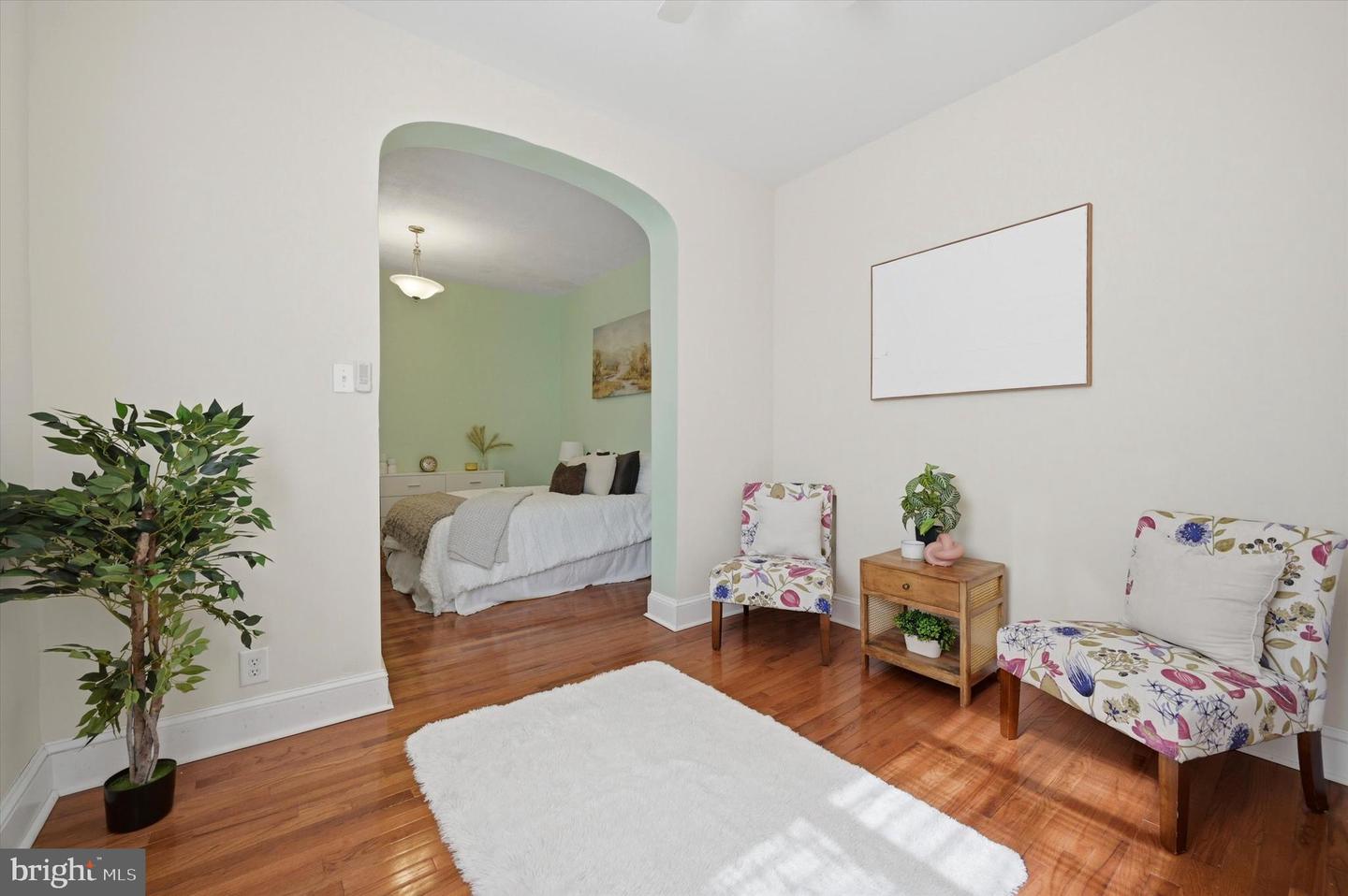 1127 Green St Property Photo 15