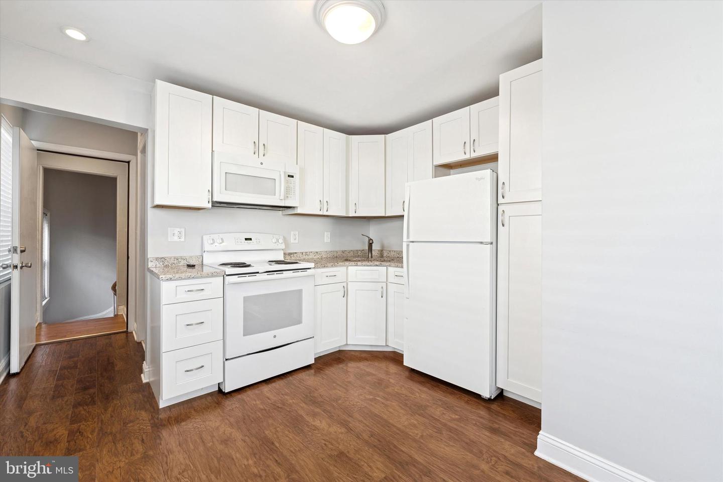 1127 Green St Property Photo 19