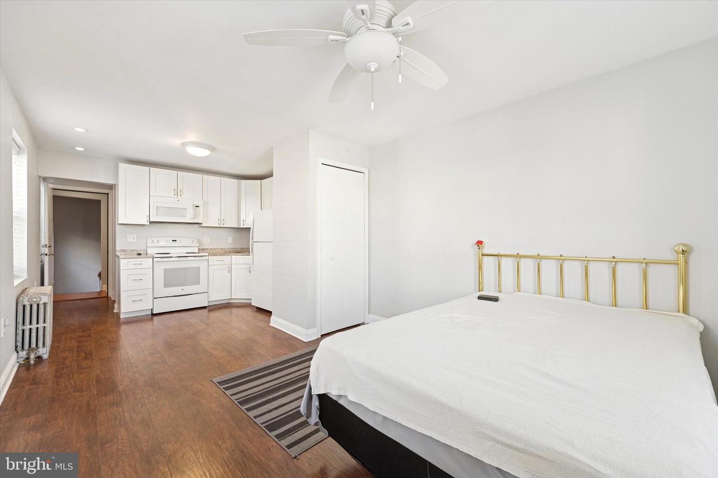 1127 Green St Property Photo 20