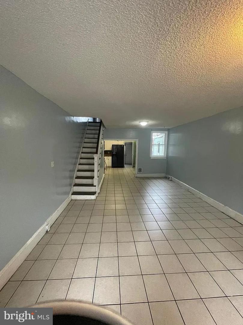 1840 E Clementine St Property Photo 2