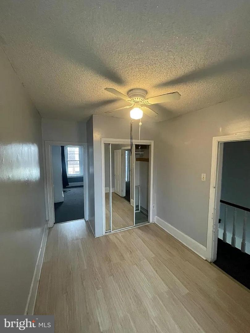 1840 E Clementine St Property Photo 3