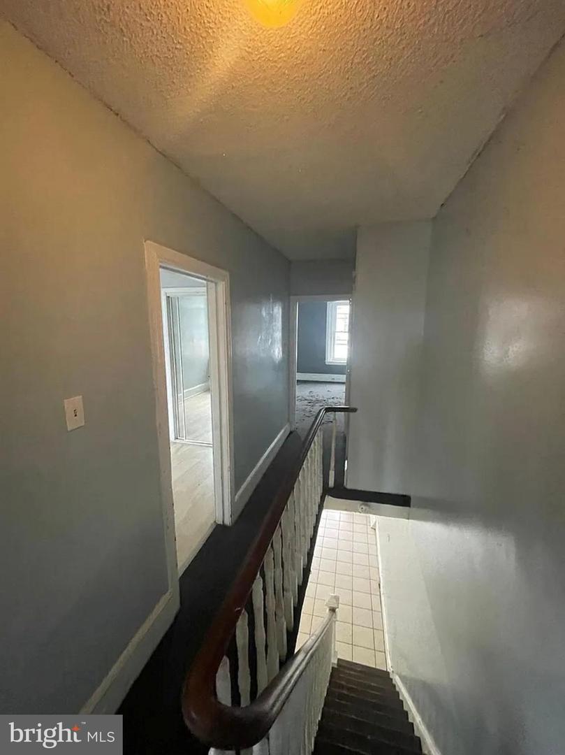 1840 E Clementine St Property Photo 6