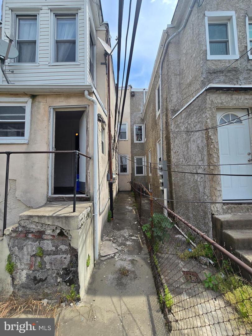 1006 Belmont Ave Property Photo 14