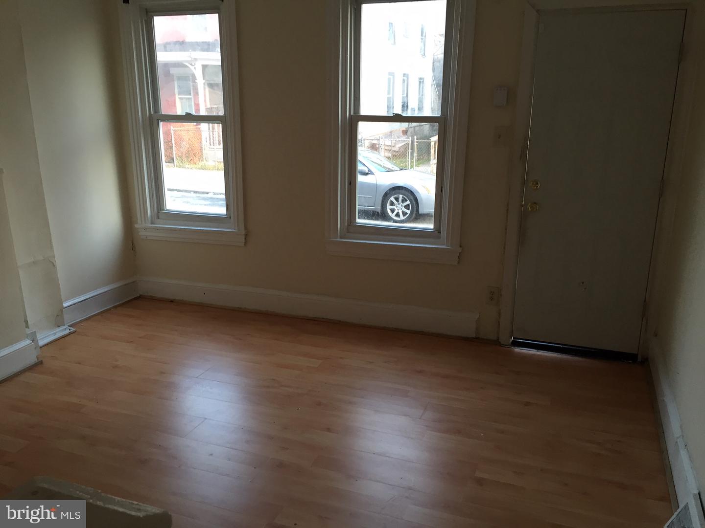 111 E Pastorius St Property Photo 1