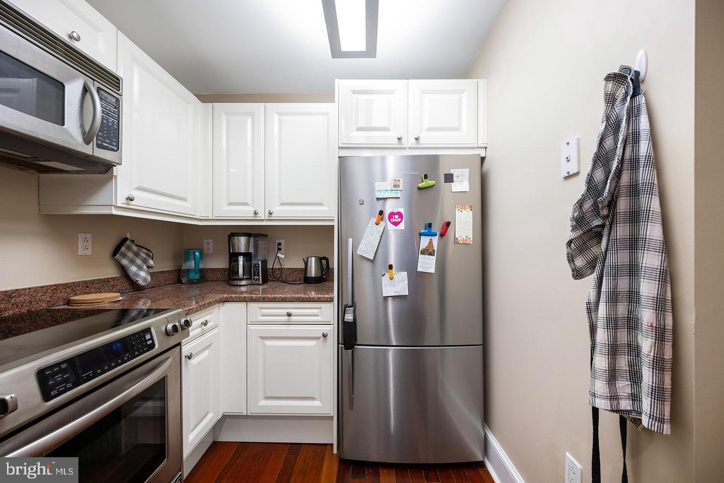 1500 Chestnut St #13e Property Photo 4