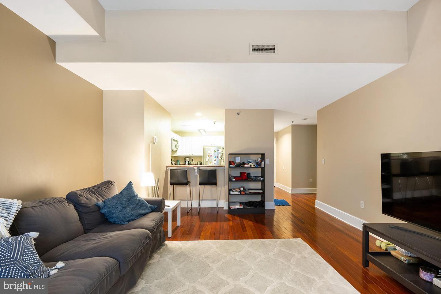 1500 Chestnut St #13e Property Photo 9