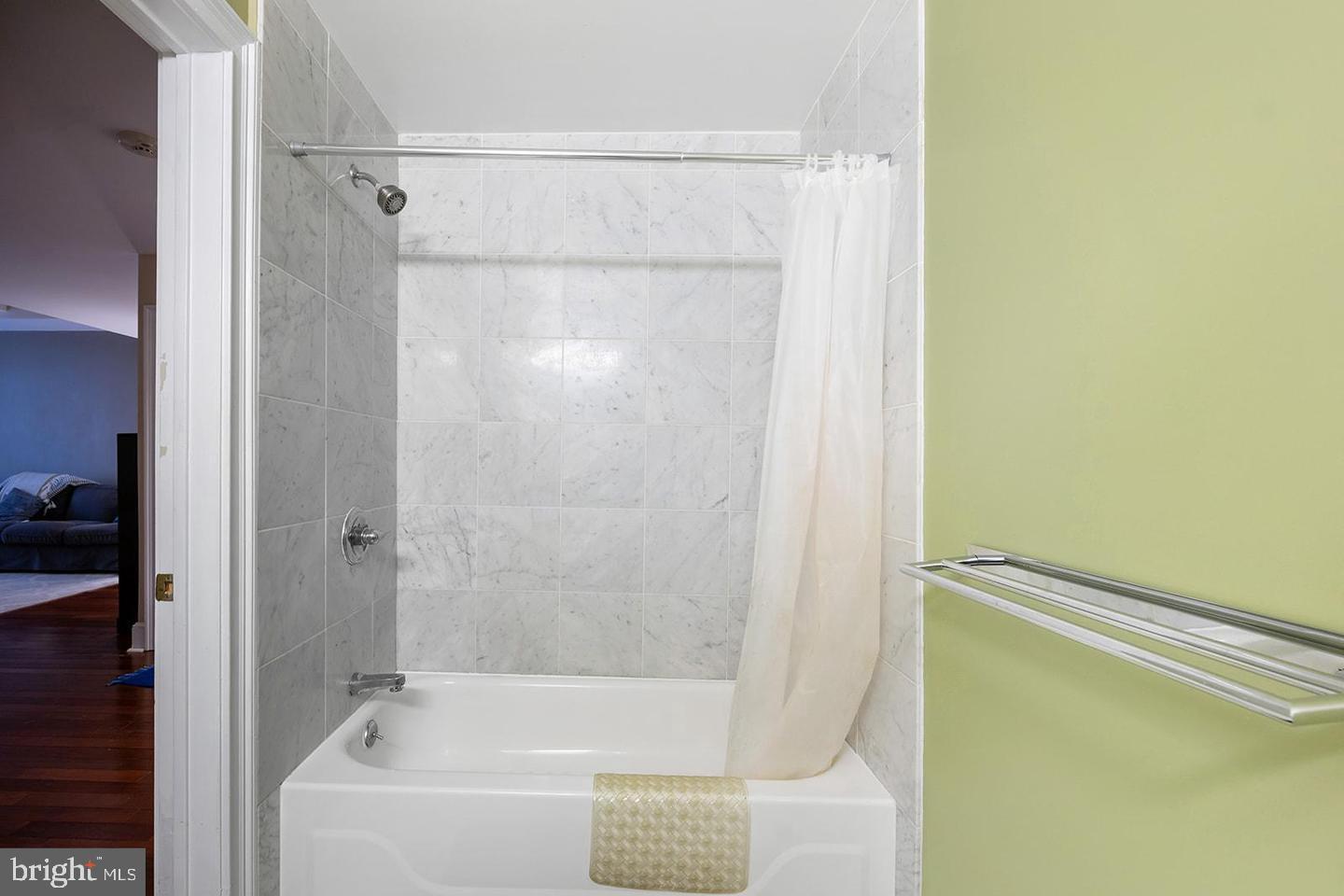 1500 Chestnut St #13e Property Photo 16