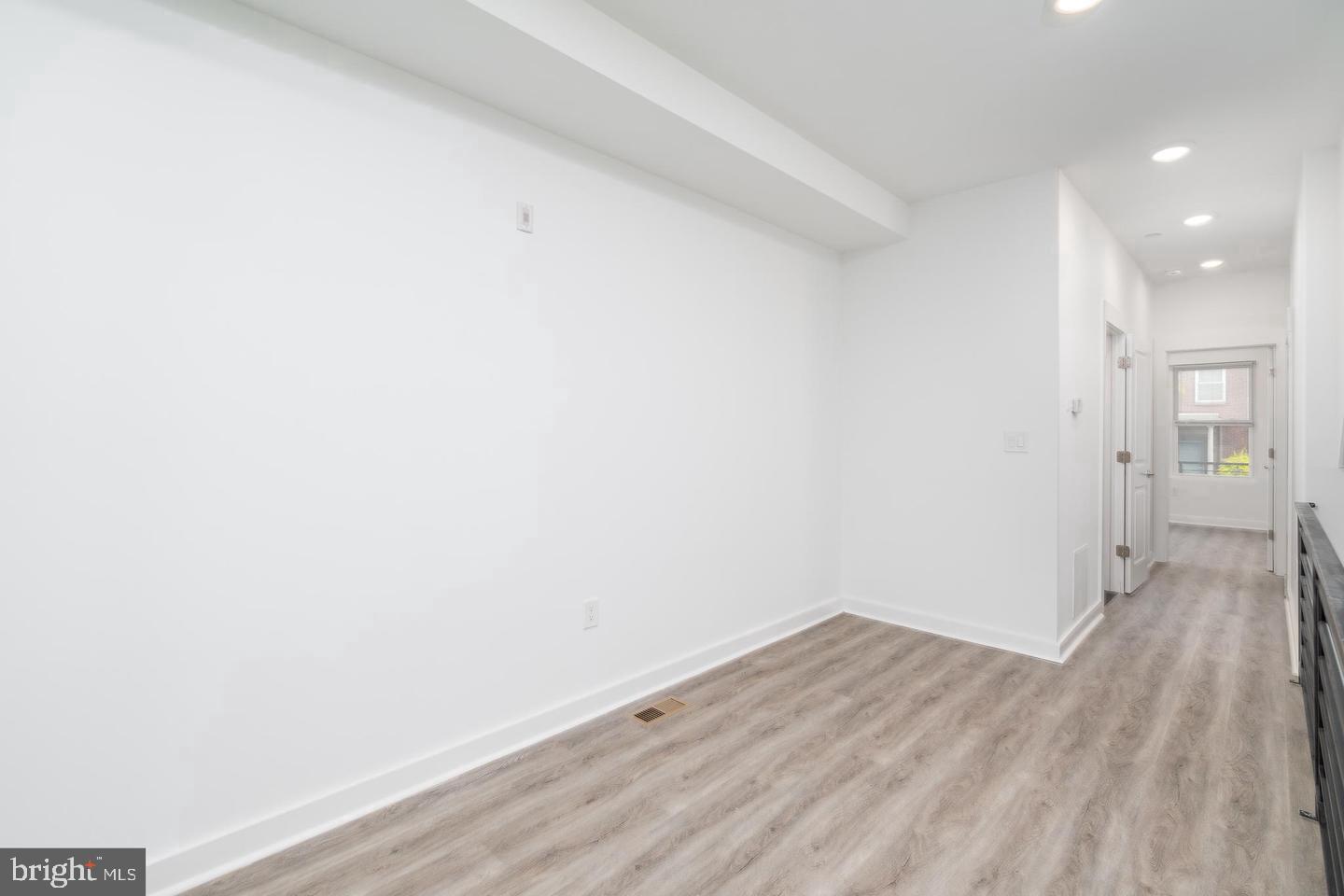 3424 Wallace St Property Photo 7