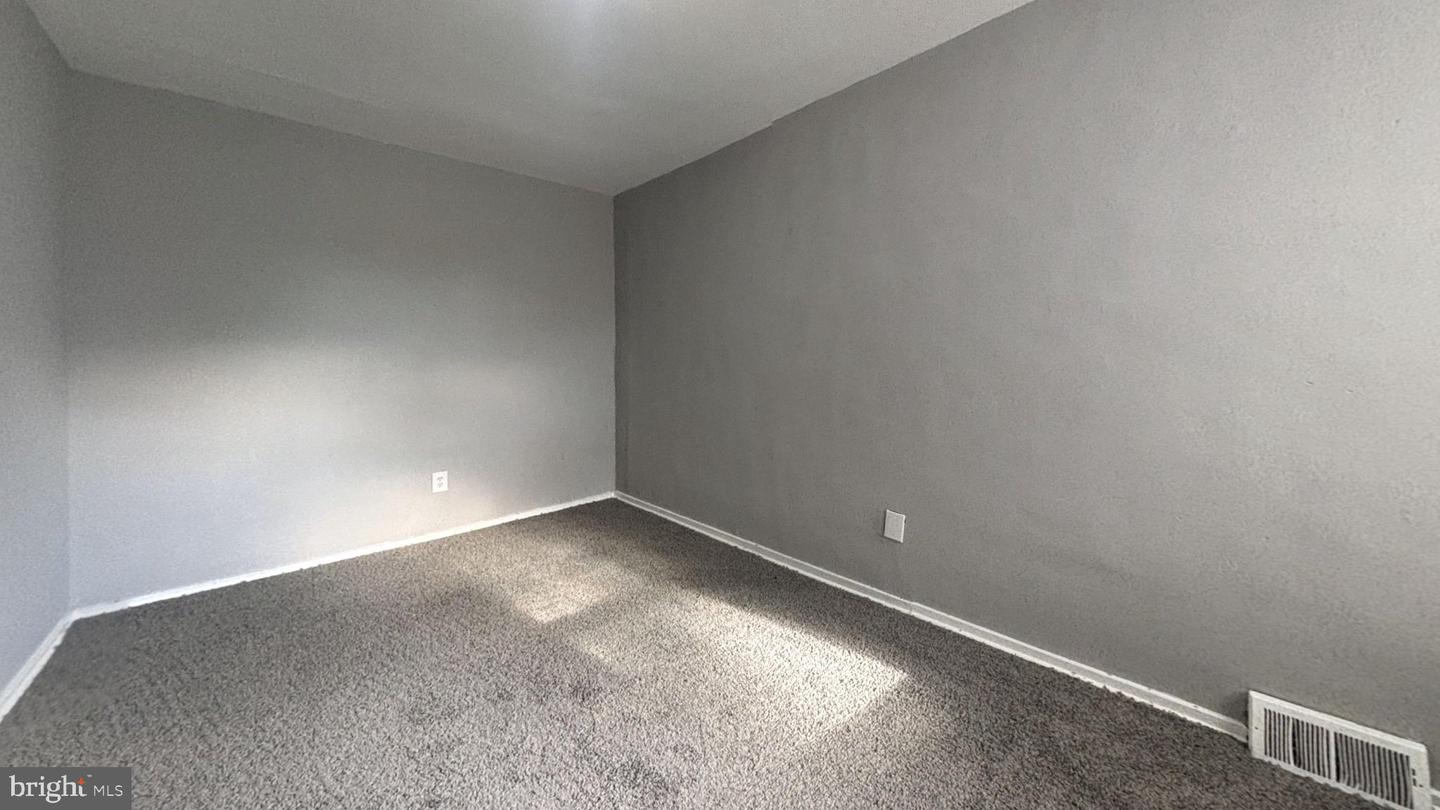 22 Conestoga St Property Photo 7