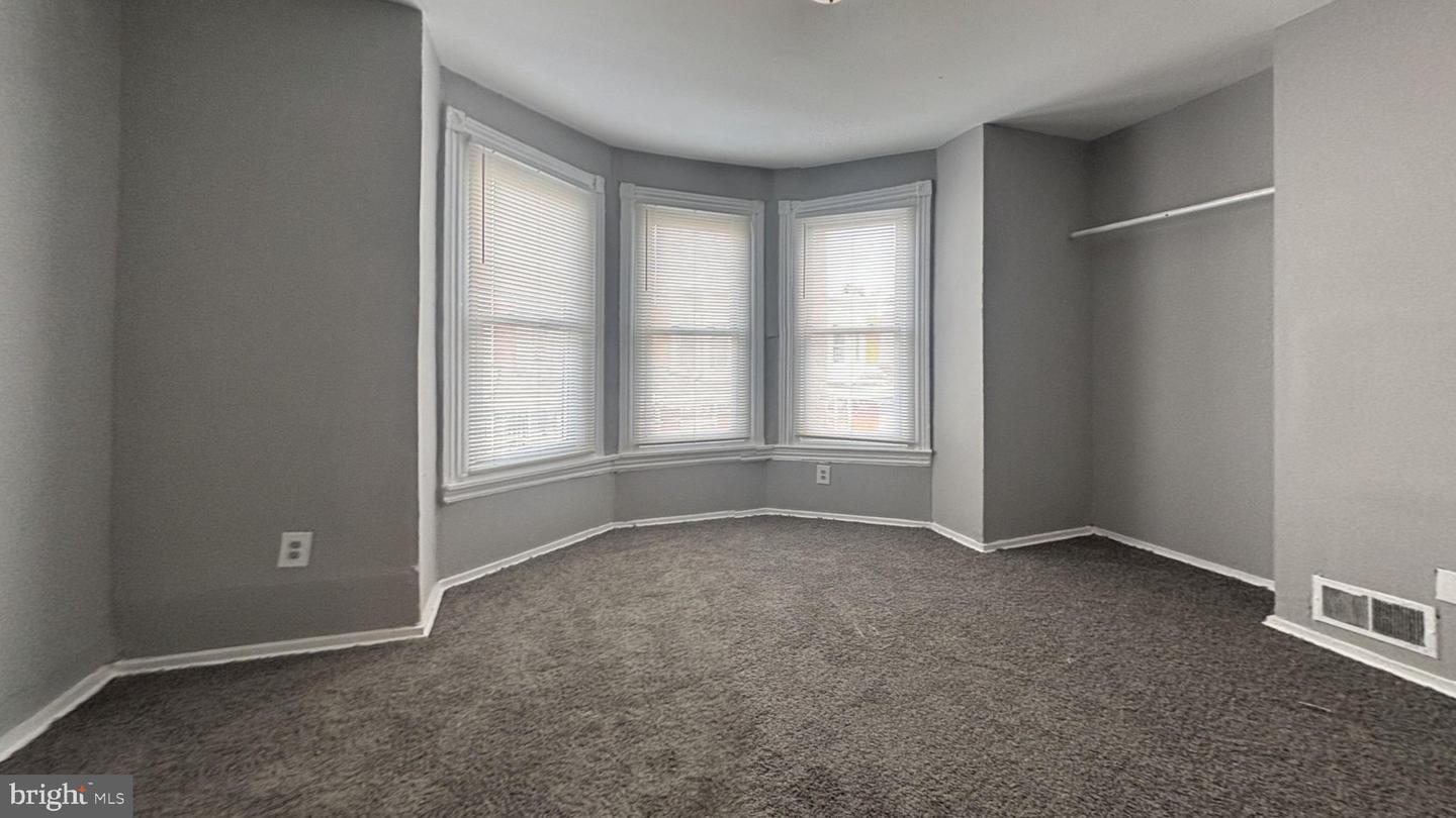 22 Conestoga St Property Photo 8