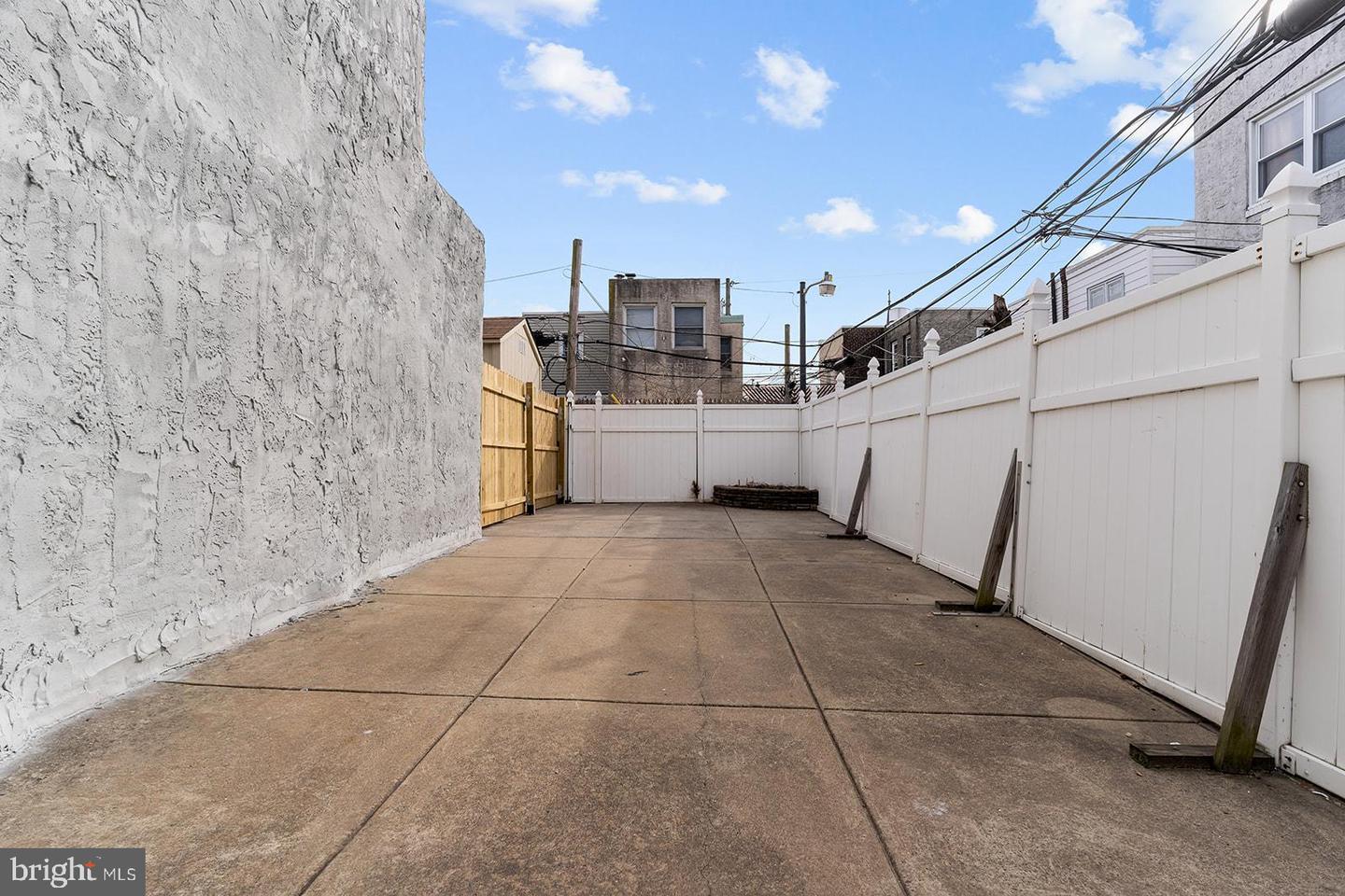 3207 Memphis St Property Photo 1