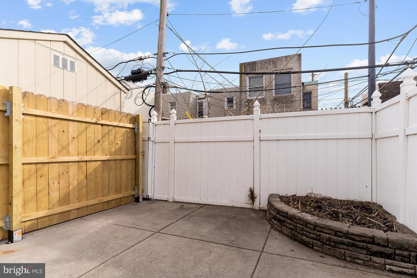 3207 Memphis St Property Photo 4