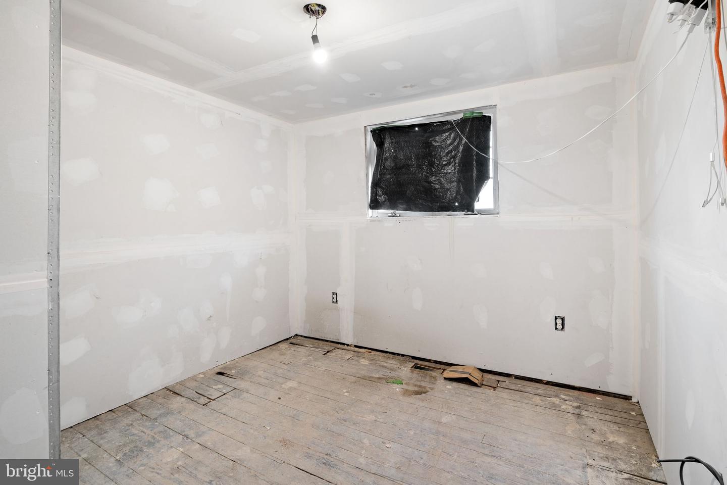2517 E York St Property Photo 8