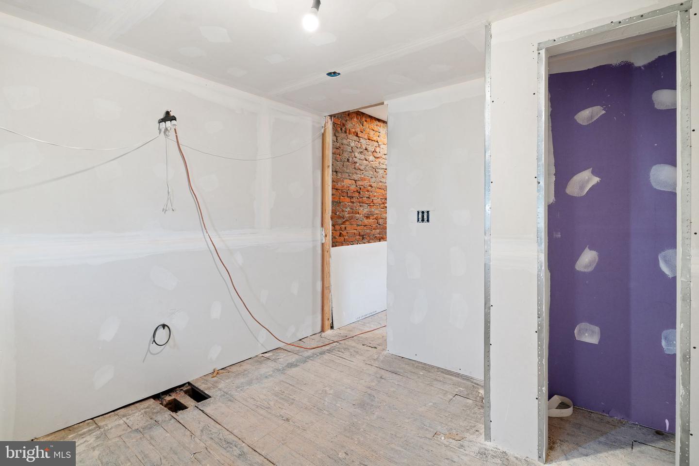 2517 E York St Property Photo 9