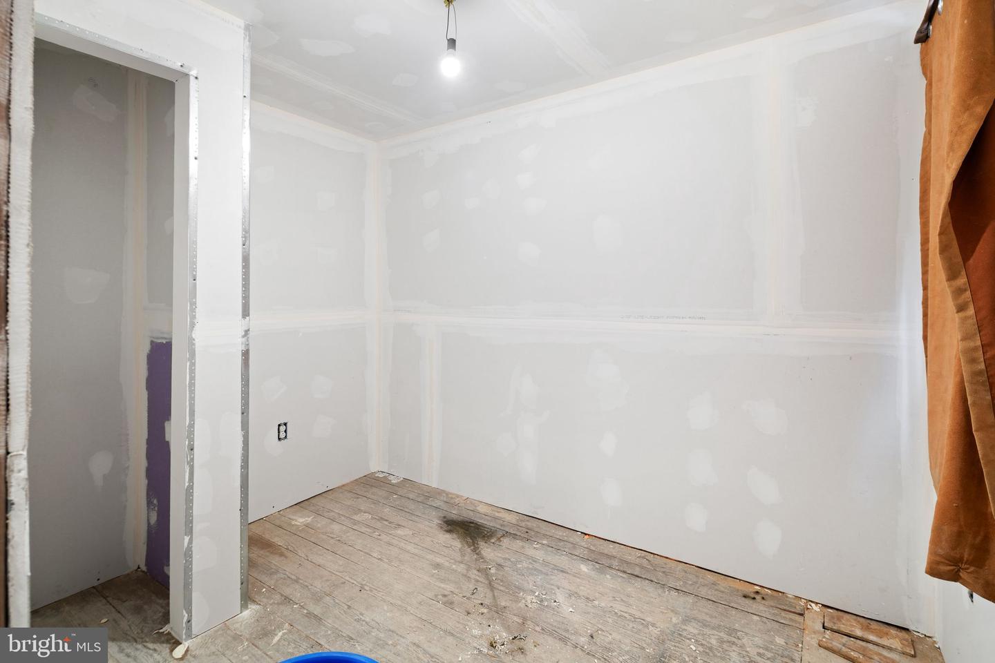 2517 E York St Property Photo 10