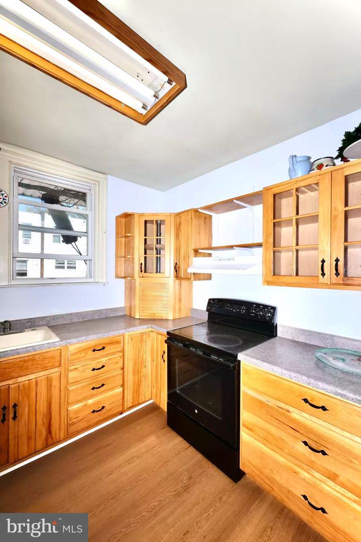 3445 Wellington St Property Photo 14