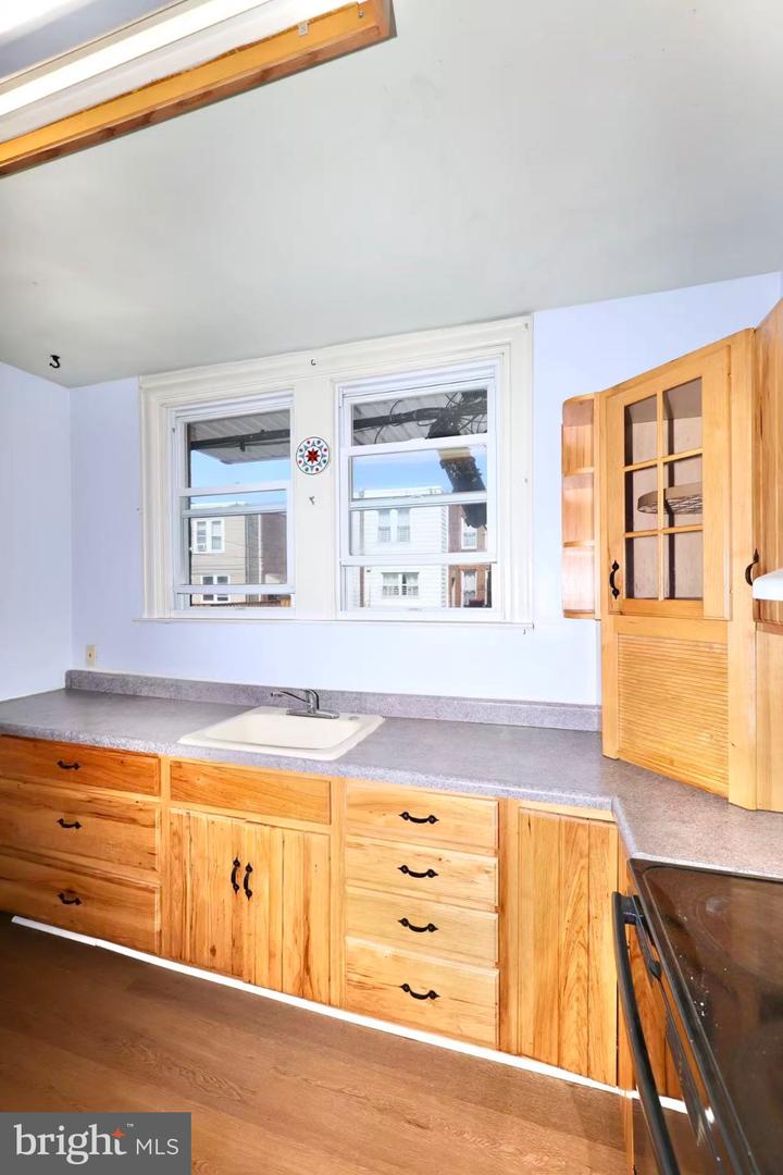 3445 Wellington St Property Photo 15