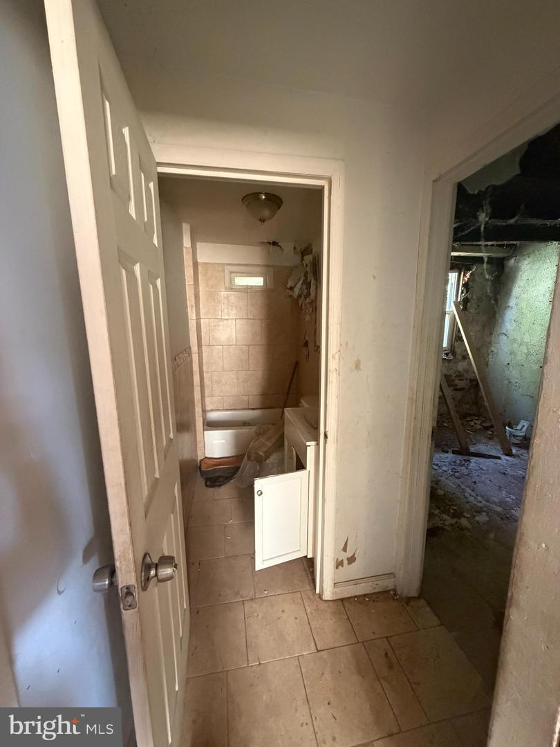 2745 N Hope St Property Photo 8