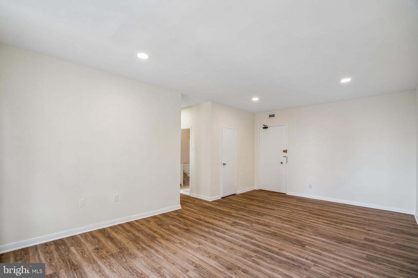 135 S 19th St #1506 Property Photo 3