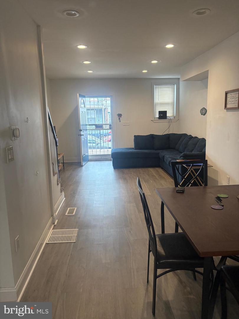 2118 Bridge St Property Photo 13