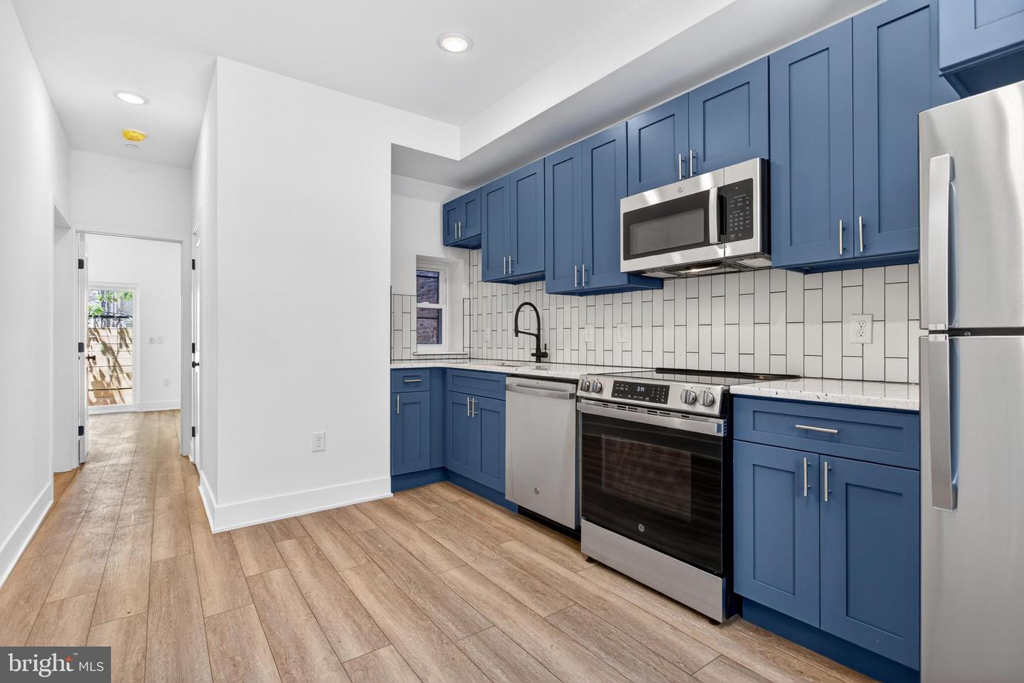 5121 Malcolm St #a Property Photo 1