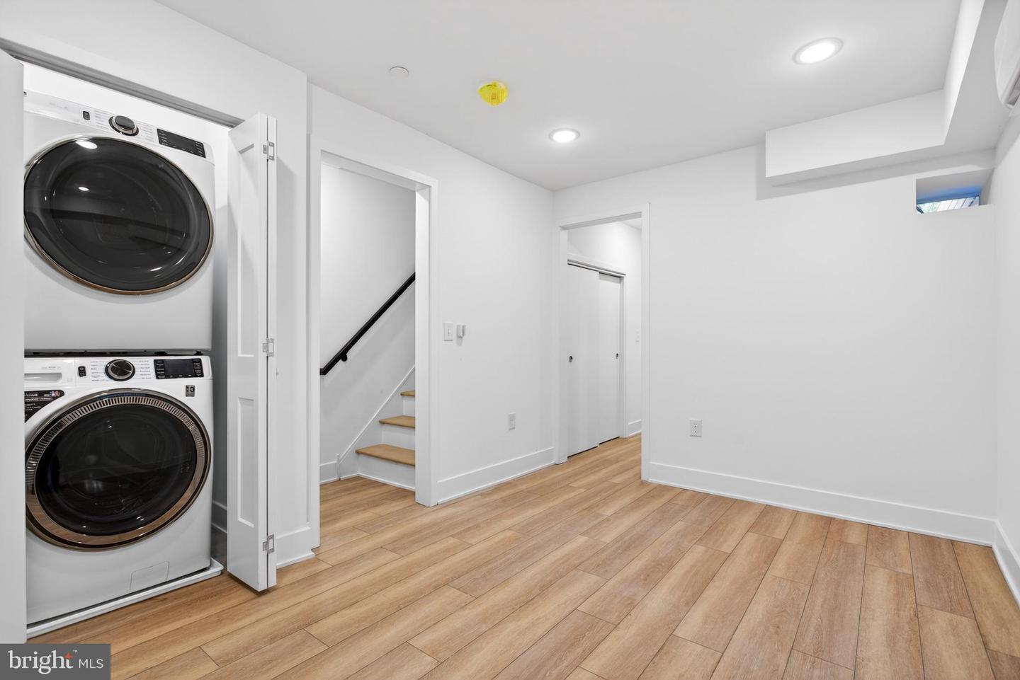 5121 Malcolm St #a Property Photo 8