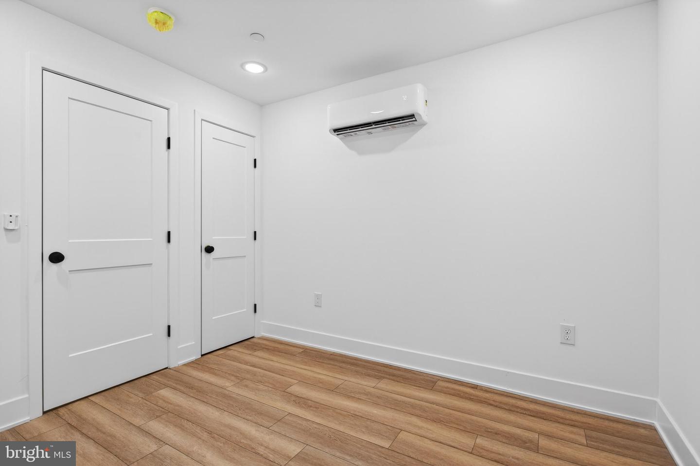 5121 Malcolm St #a Property Photo 13